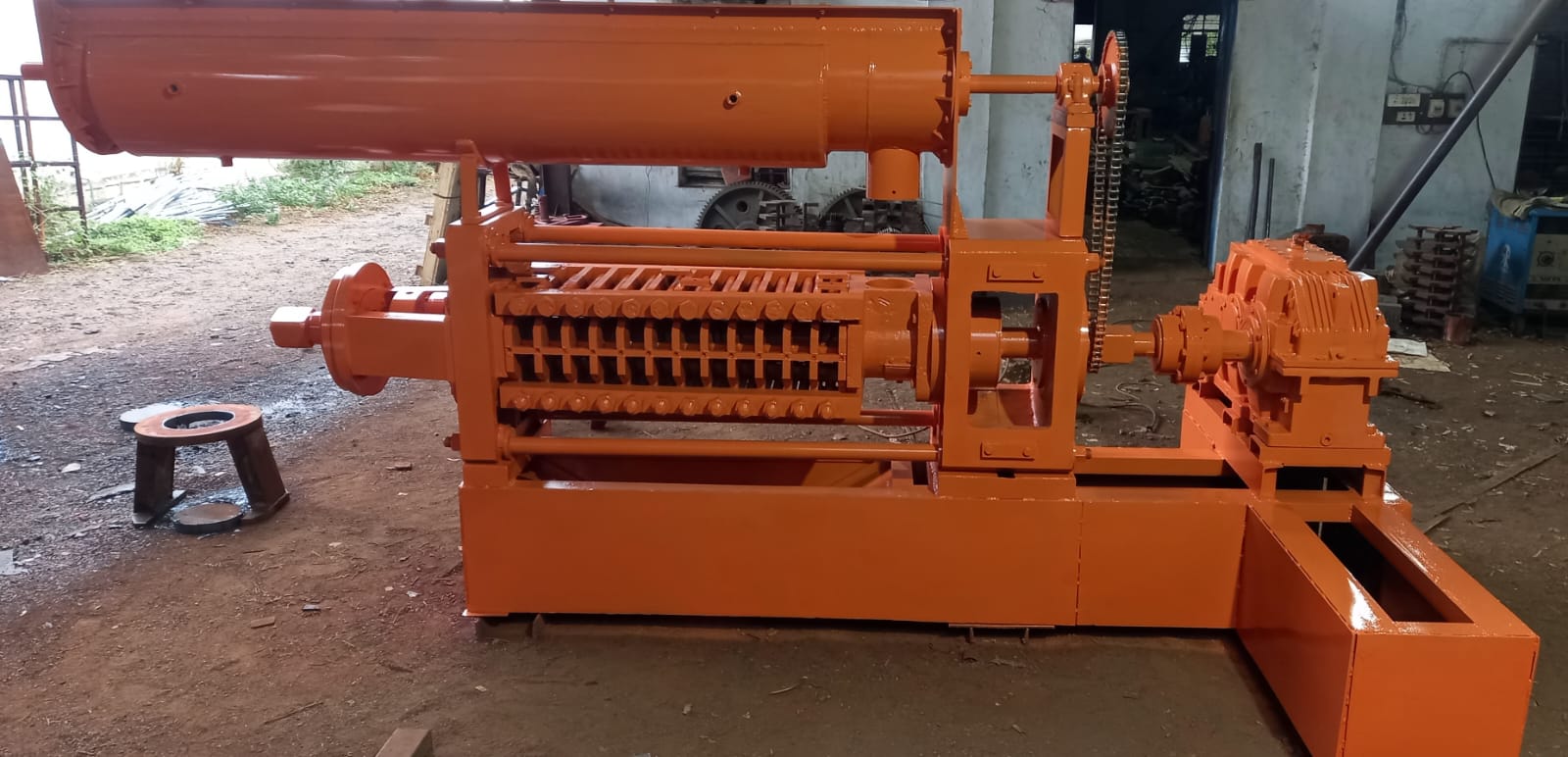 Single Chamber Oil Expeller Model 2
